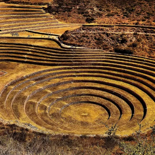 Magic Peru: Lima – Cusco – Sacred Valley – Machu Picchu – South Valley – Rainbow Mountain – Maras & Moray – Lima